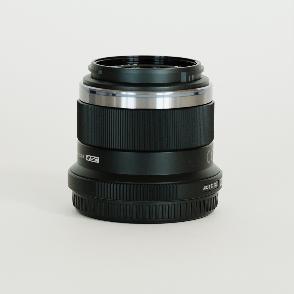 OLYMPUS M.ZUIKO DIGITAL 45mm F1.8の出品 ONE SCENE（ワンシーン）
